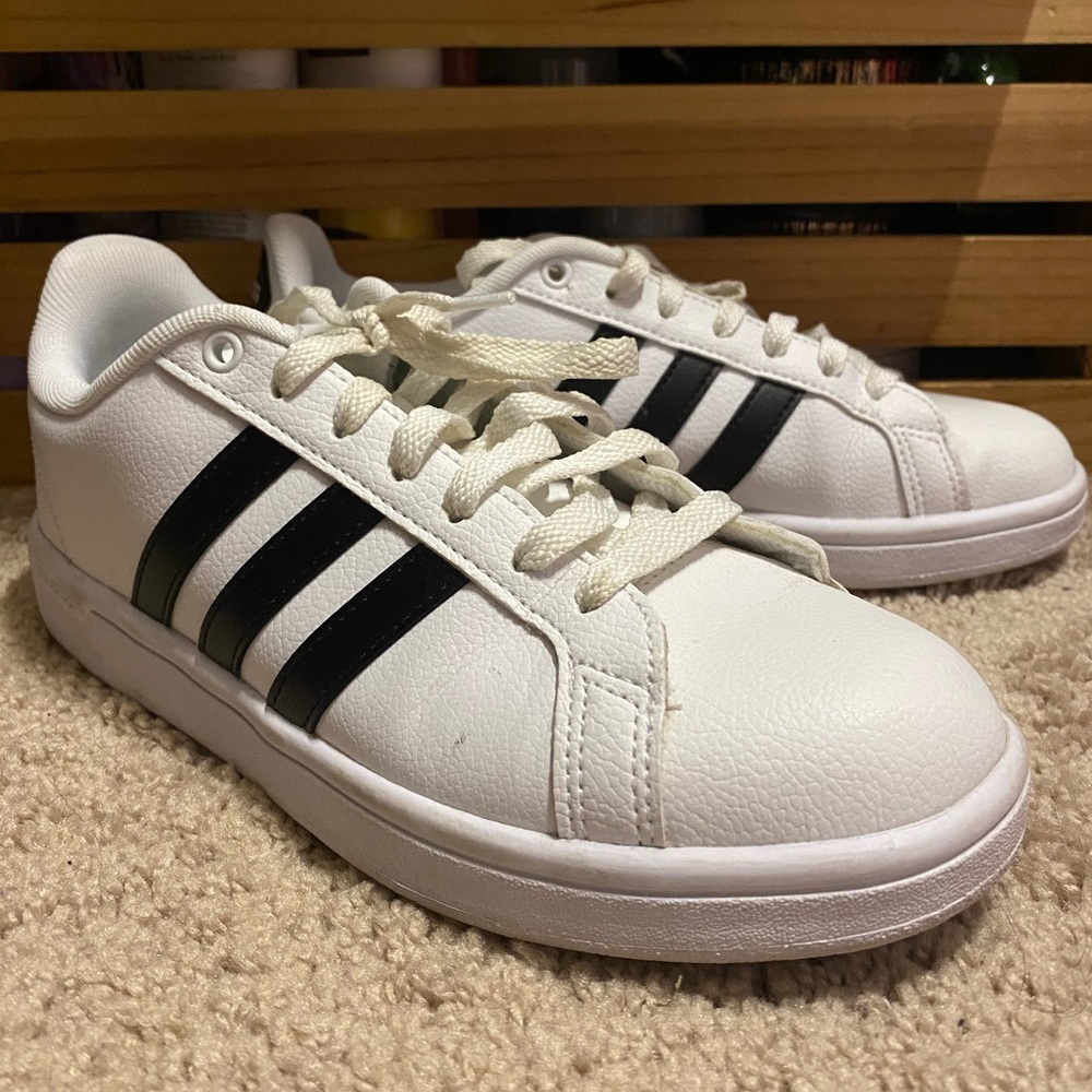 Adidas Grand Court Sneakers